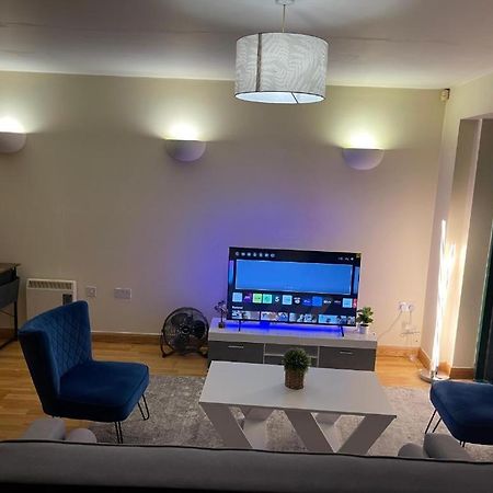 בראדפורד 2 Bedrooms, 2 Bathrooms Stunning Penthouse City View מראה חיצוני תמונה